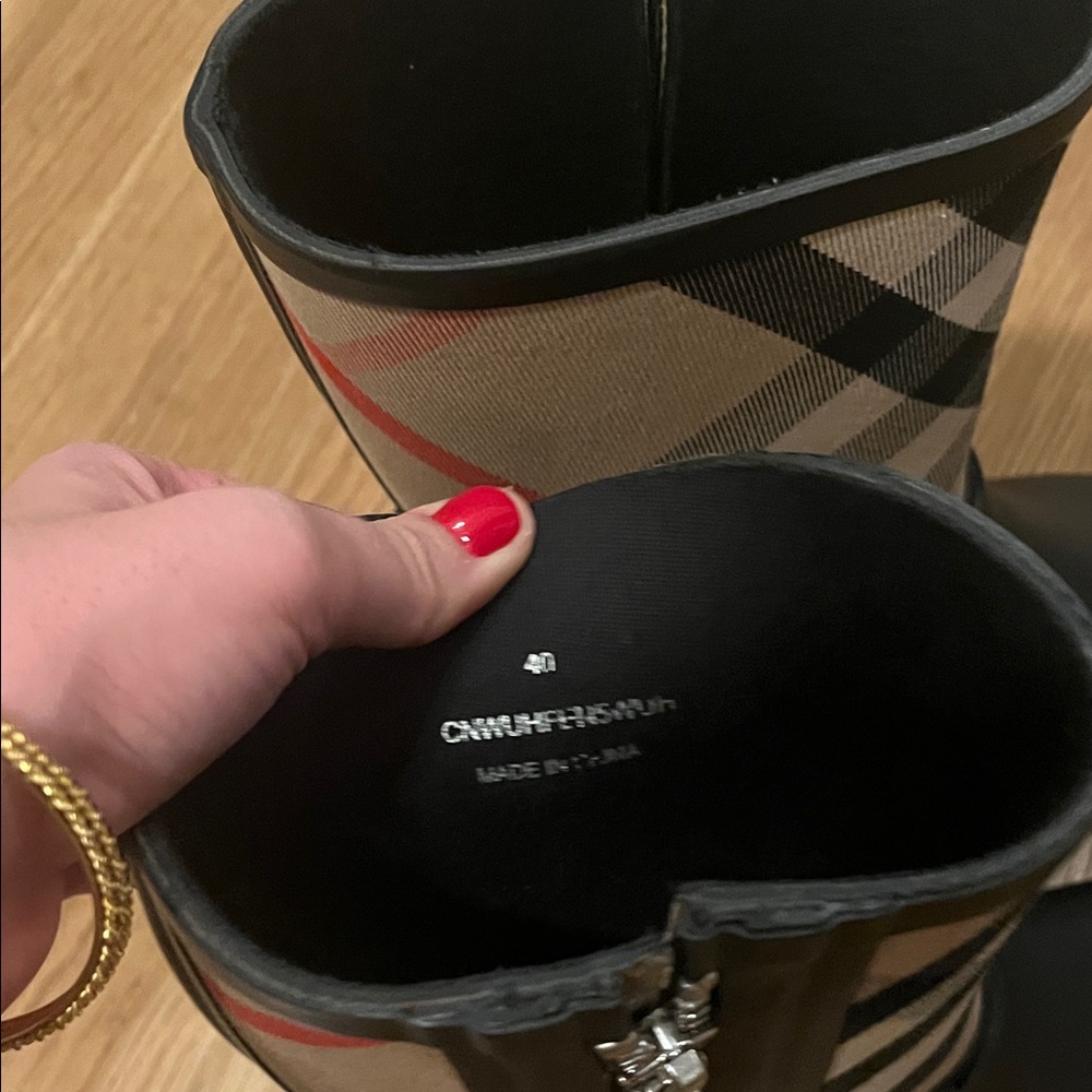 Burberry Black and Tan Plaid Winter Boots - Picture 3 of 5